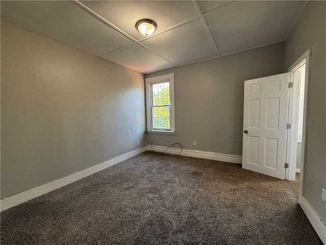 524 W Burgess St, Perry Hilltop, PA 15214