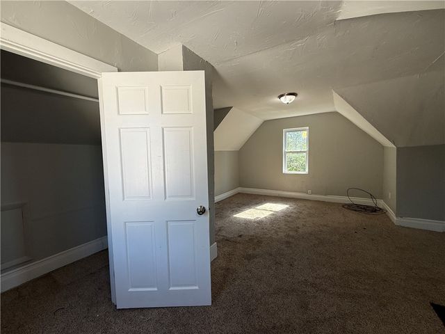 524 W Burgess St, Perry Hilltop, PA 15214