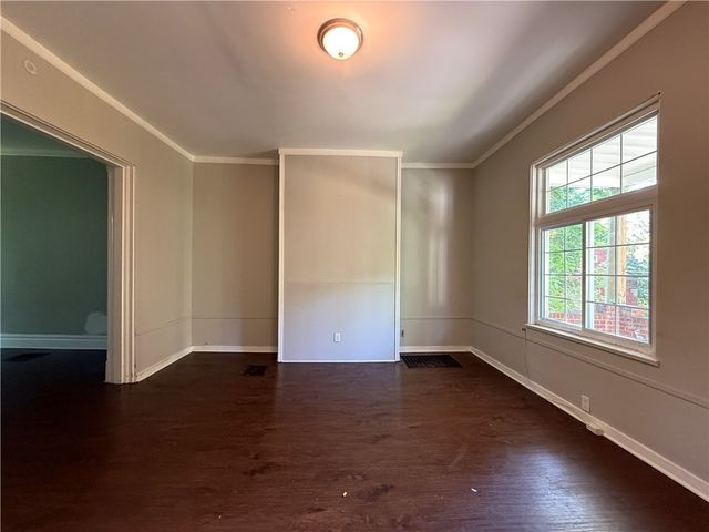524 W Burgess St, Perry Hilltop, PA 15214