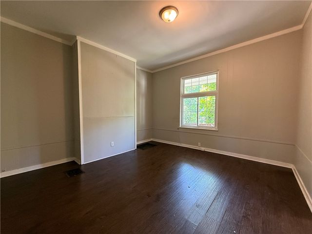 524 W Burgess St, Perry Hilltop, PA 15214