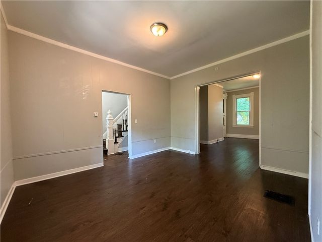 524 W Burgess St, Perry Hilltop, PA 15214