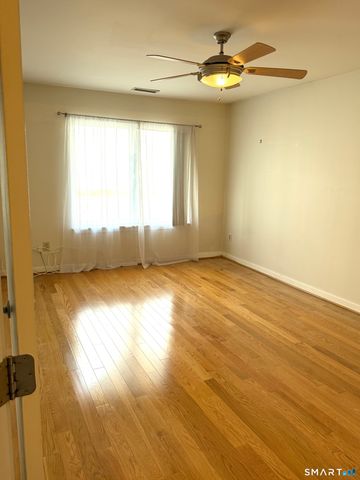85 Harbour Close 85, New Haven, CT 06519