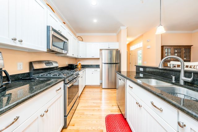 68 Leisure Green Drive N UNIT 68, Mashpee, MA 02649