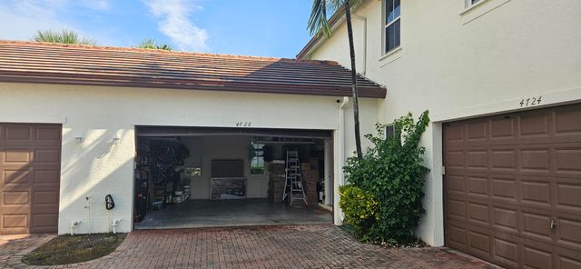 4726 MONARCH Way, Coconut Creek, FL 33073