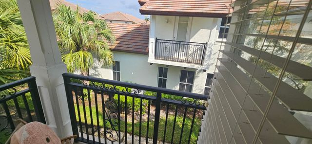4726 MONARCH Way, Coconut Creek, FL 33073