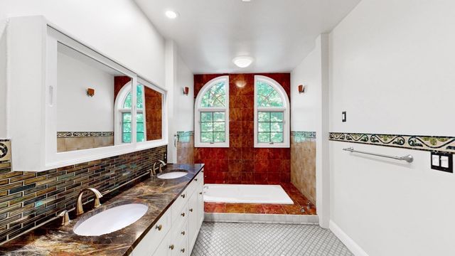 79 Woodchester Dr, Newton, MA 02467