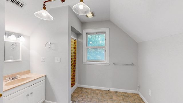 79 Woodchester Dr, Newton, MA 02467