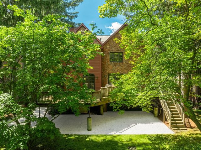 79 Woodchester Dr, Newton, MA 02467