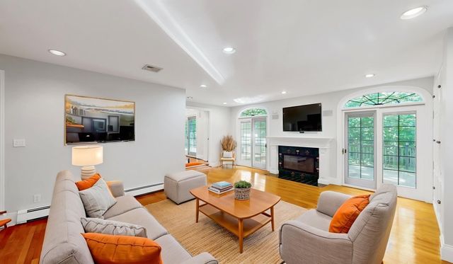 79 Woodchester Dr, Newton, MA 02467
