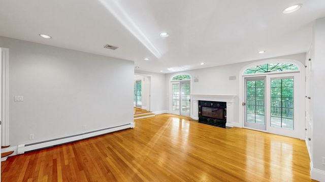 79 Woodchester Dr, Newton, MA 02467