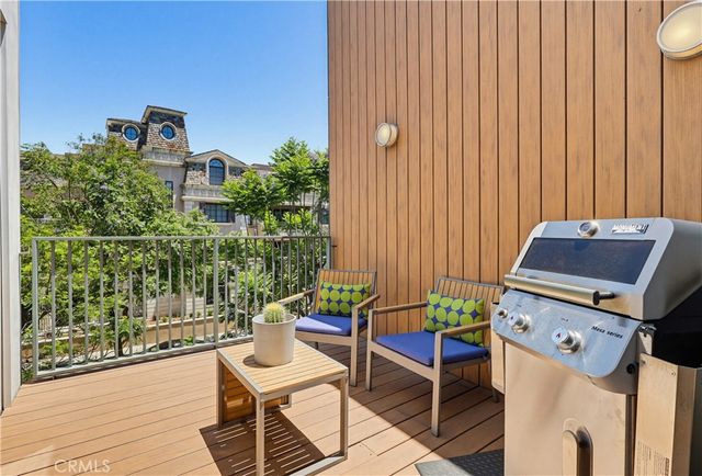 855 N Croft Avenue 302, Los Angeles, CA 90069