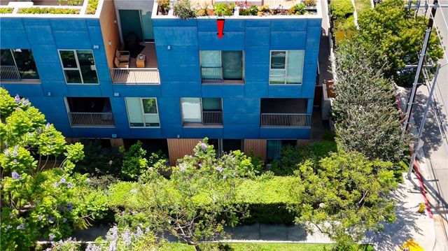 855 N Croft Avenue 302, Los Angeles, CA 90069