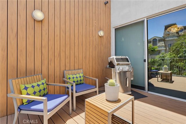 855 N Croft Avenue 302, Los Angeles, CA 90069