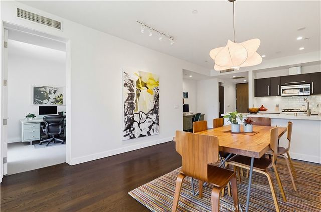 855 N Croft Avenue 302, Los Angeles, CA 90069