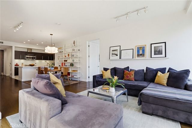 855 N Croft Avenue 302, Los Angeles, CA 90069