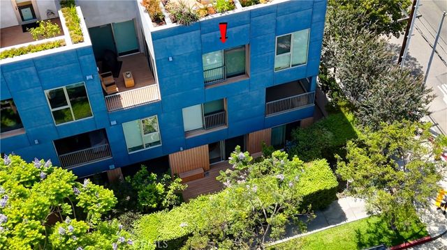 855 N Croft Avenue 302, Los Angeles, CA 90069