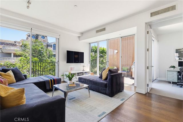 855 N Croft Avenue 302, Los Angeles, CA 90069