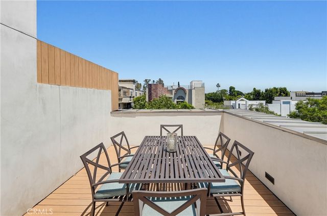855 N Croft Avenue 302, Los Angeles, CA 90069
