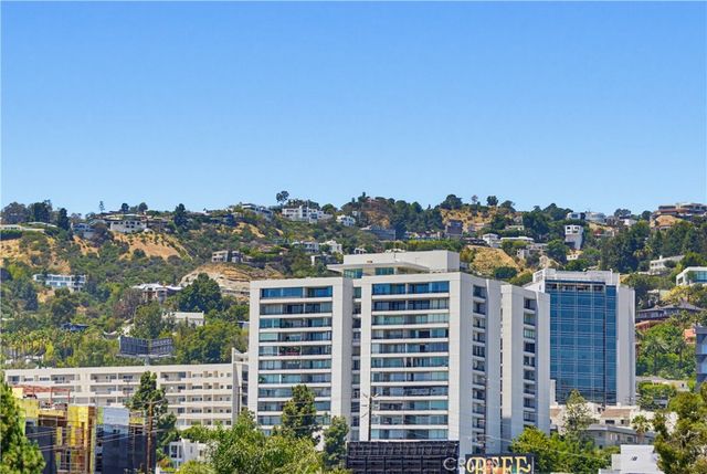 855 N Croft Avenue 302, Los Angeles, CA 90069
