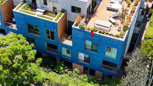 855 N Croft Avenue 302, Los Angeles, CA 90069