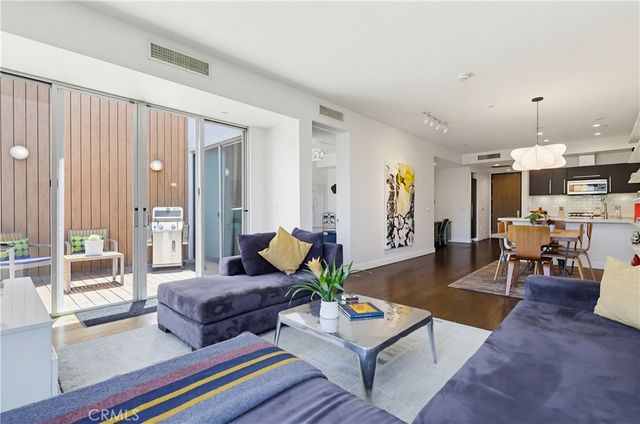 855 N Croft Avenue 302, Los Angeles, CA 90069