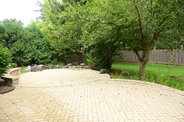 948 67th Street, Darien, IL 60561