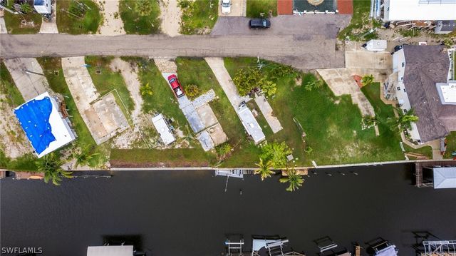 866 Oak ST, Fort Myers Beach, FL 33931