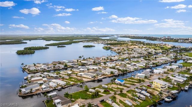 866 Oak ST, Fort Myers Beach, FL 33931
