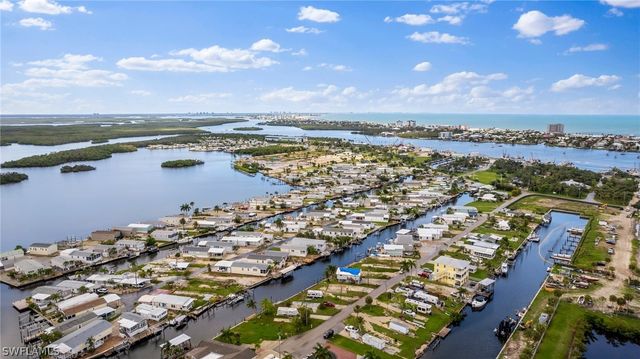 866 Oak ST, Fort Myers Beach, FL 33931