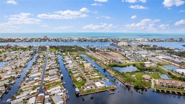 866 Oak ST, Fort Myers Beach, FL 33931