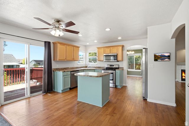 5253 S MIDLAND DR, Roy, UT 84067