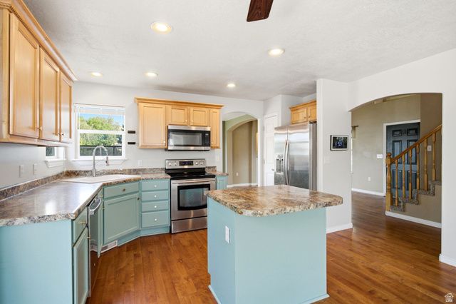 5253 S MIDLAND DR, Roy, UT 84067