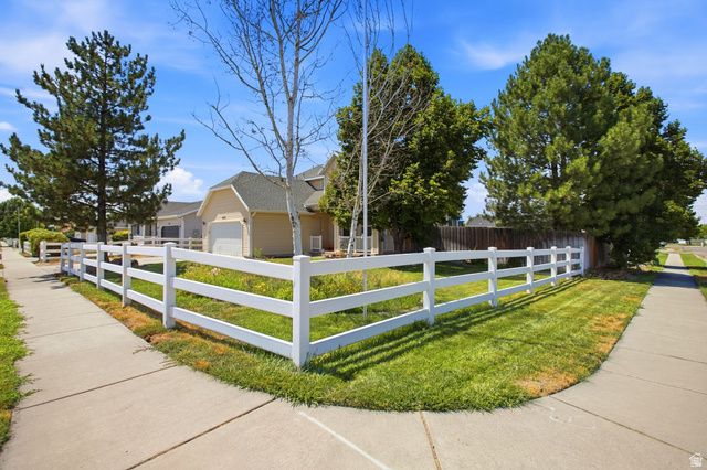 5253 S MIDLAND DR, Roy, UT 84067