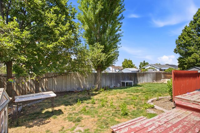 5253 S MIDLAND DR, Roy, UT 84067