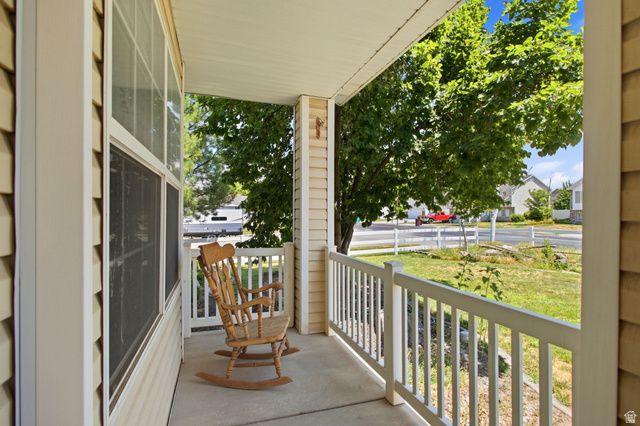 5253 S MIDLAND DR, Roy, UT 84067