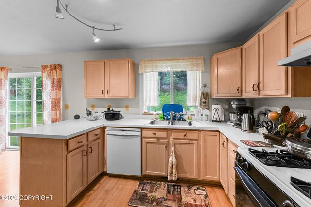 515 W Coville Lane, Palmer, AK 99645