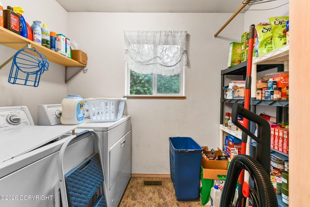 515 W Coville Lane, Palmer, AK 99645