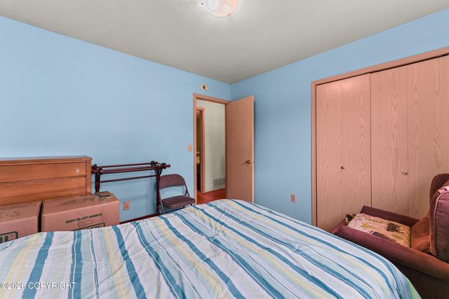 515 W Coville Lane, Palmer, AK 99645