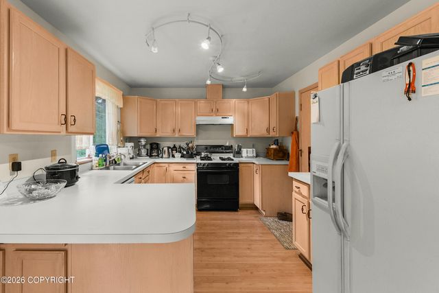 515 W Coville Lane, Palmer, AK 99645