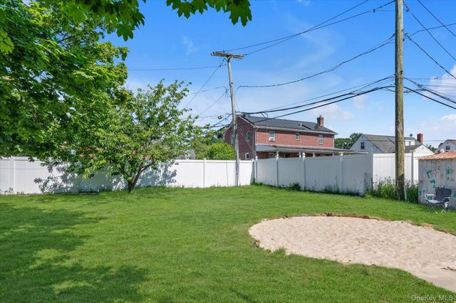 34 Newburgh Street, Elmont, NY 11003