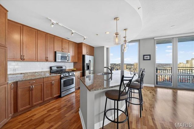 4909 Laclede Avenue 1404, St Louis, MO 63108