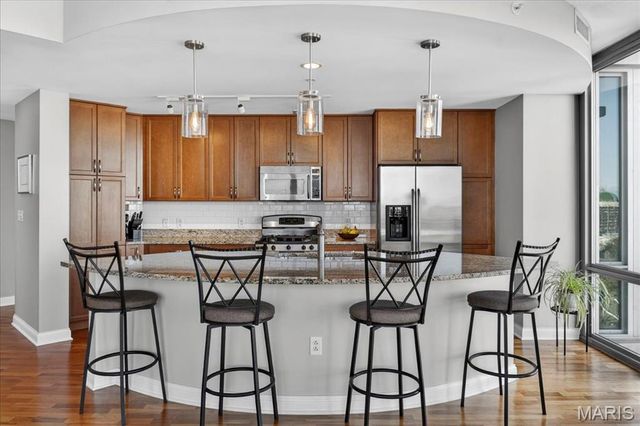 4909 Laclede Avenue 1404, St Louis, MO 63108