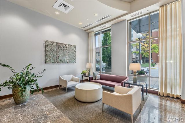 4909 Laclede Avenue 1404, St Louis, MO 63108