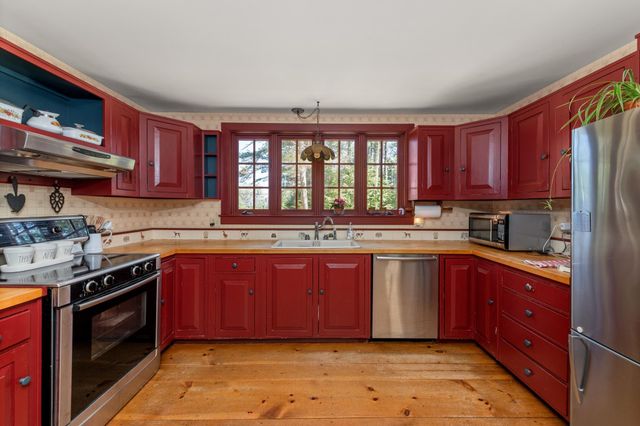 29 Kona Farm Road, Moultonborough, NH 03254