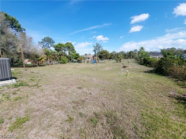 506 Desoto AVE, Lehigh Acres, FL 33972