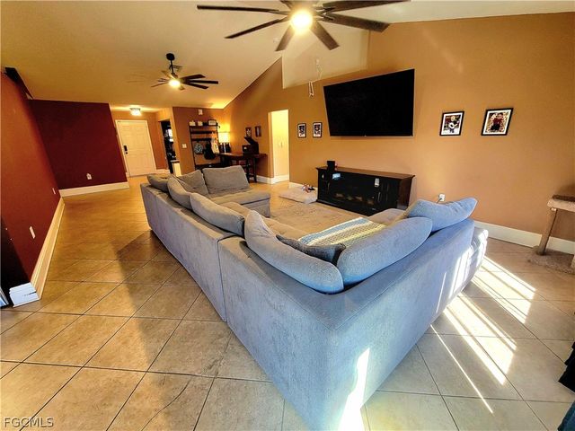 506 Desoto AVE, Lehigh Acres, FL 33972