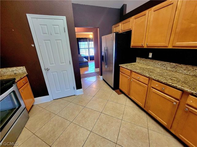 506 Desoto AVE, Lehigh Acres, FL 33972