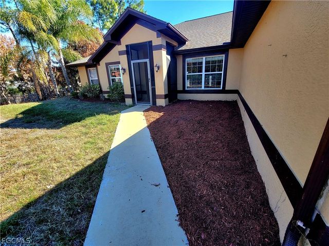 506 Desoto AVE, Lehigh Acres, FL 33972