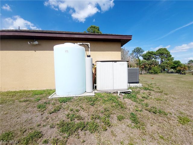 506 Desoto AVE, Lehigh Acres, FL 33972