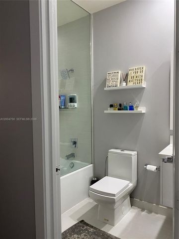 10424 NW 63rd Ter, Doral, FL 33178